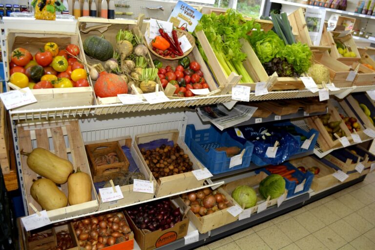 Aux 3 Comptoirs du Rocher — Photo 1